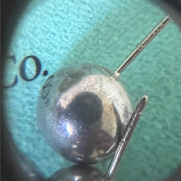 Tiffany & Co • Sterling Silver Classic HardWear Round Stud Earrings Patina 5gram - Picture 9 of 12